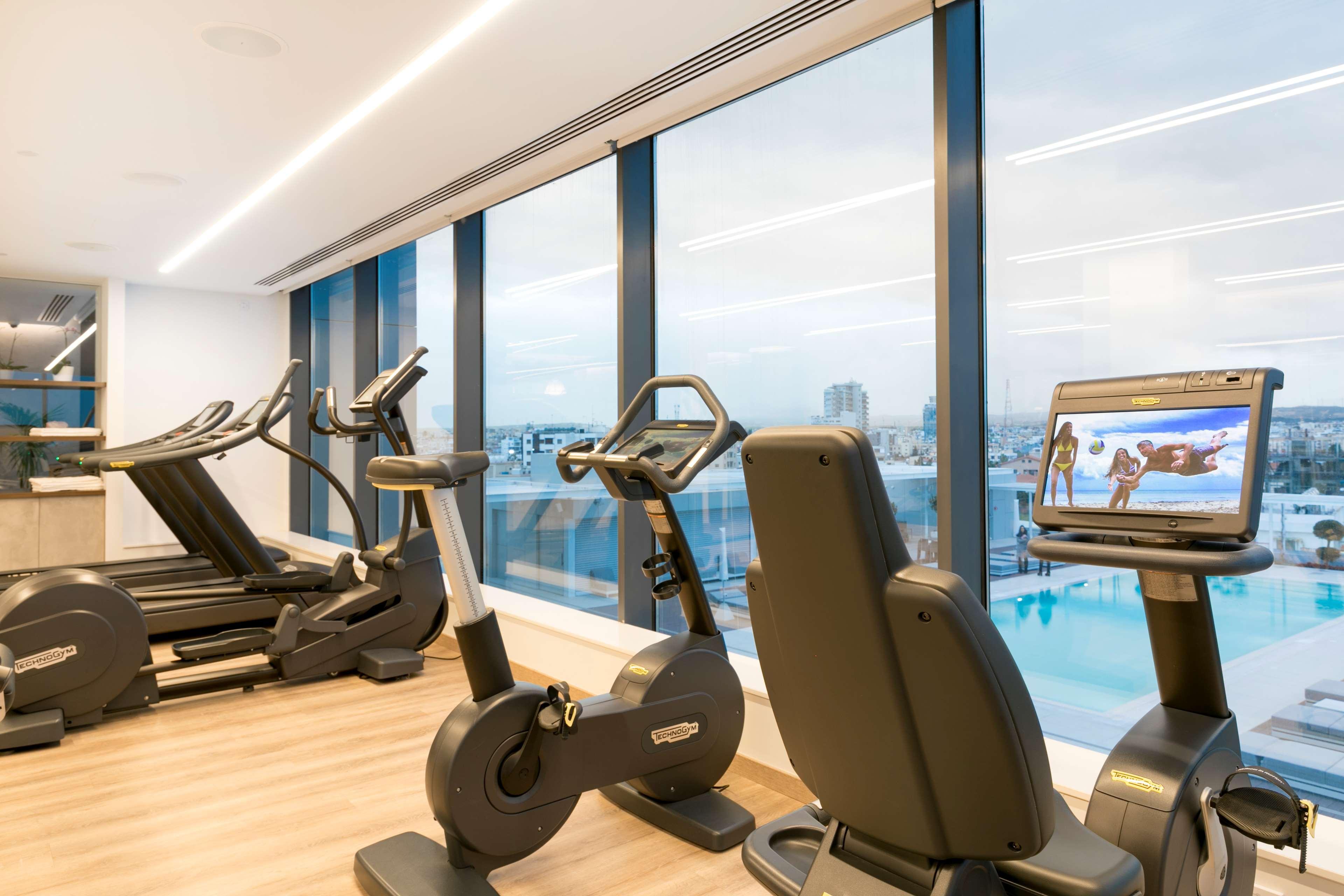 Radisson Blu Hotel, Larnaca Dış mekan fotoğraf The gym at the 2012 London Olympics