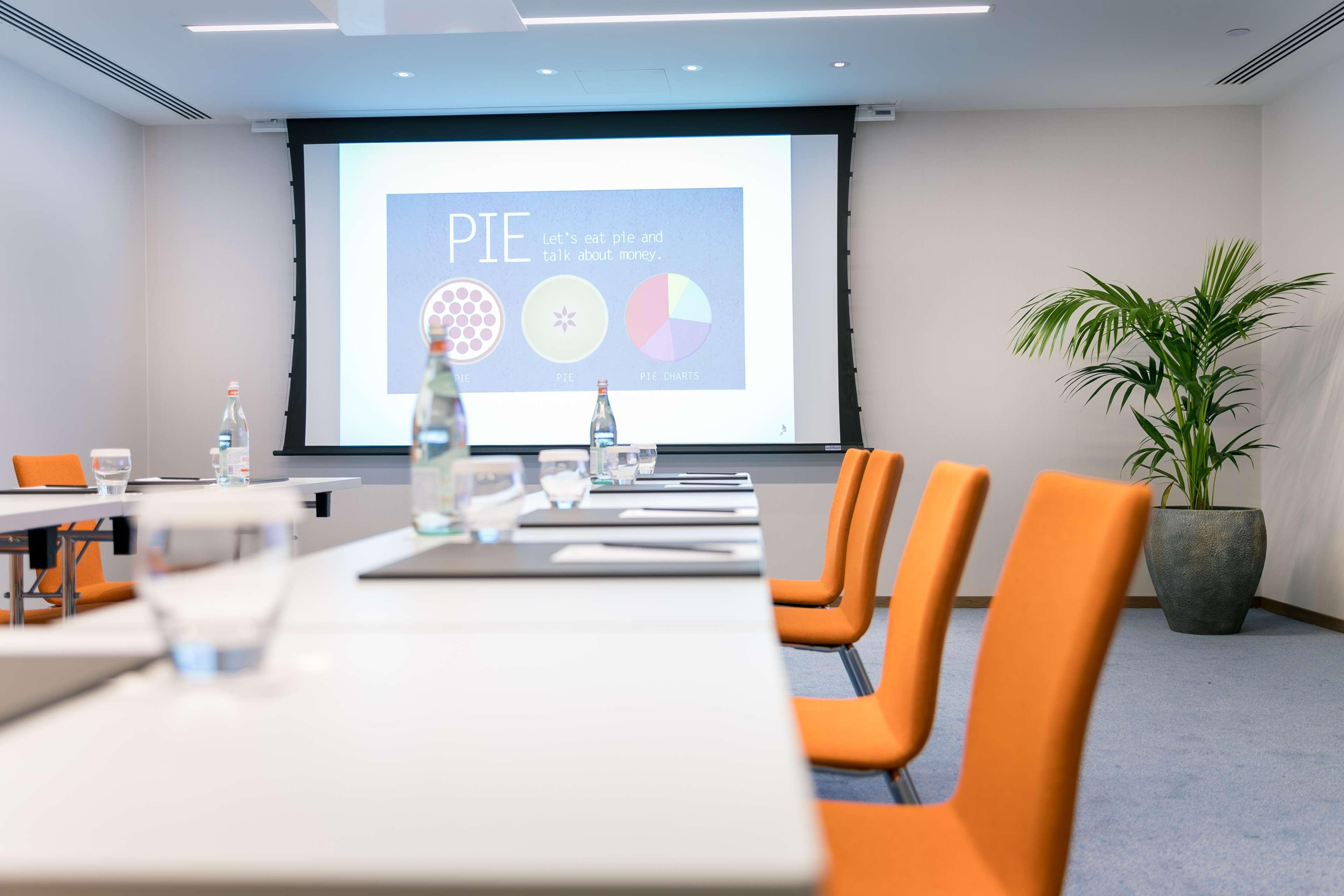 Radisson Blu Hotel, Larnaca Dış mekan fotoğraf Meeting room